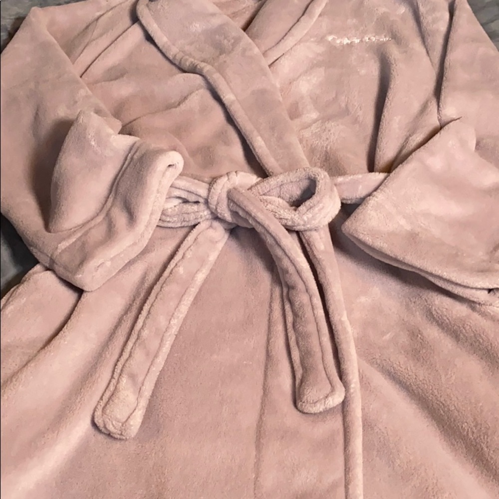 ❌SOLD❌ - Calvin Klein Long Sleeve Plush Robe - Picture 16 of 16